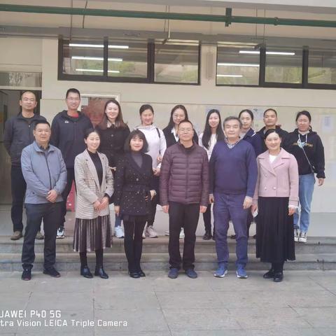 思维碰撞出智慧   联合教研促成长        ，            ——记经开三中与大关复兴中学语文学科联合教研活动