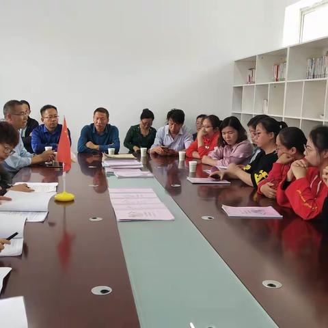 潞州区安昌、安阳小学组织部分教师到台上小学针对阅读晋级活动进行观摩交流