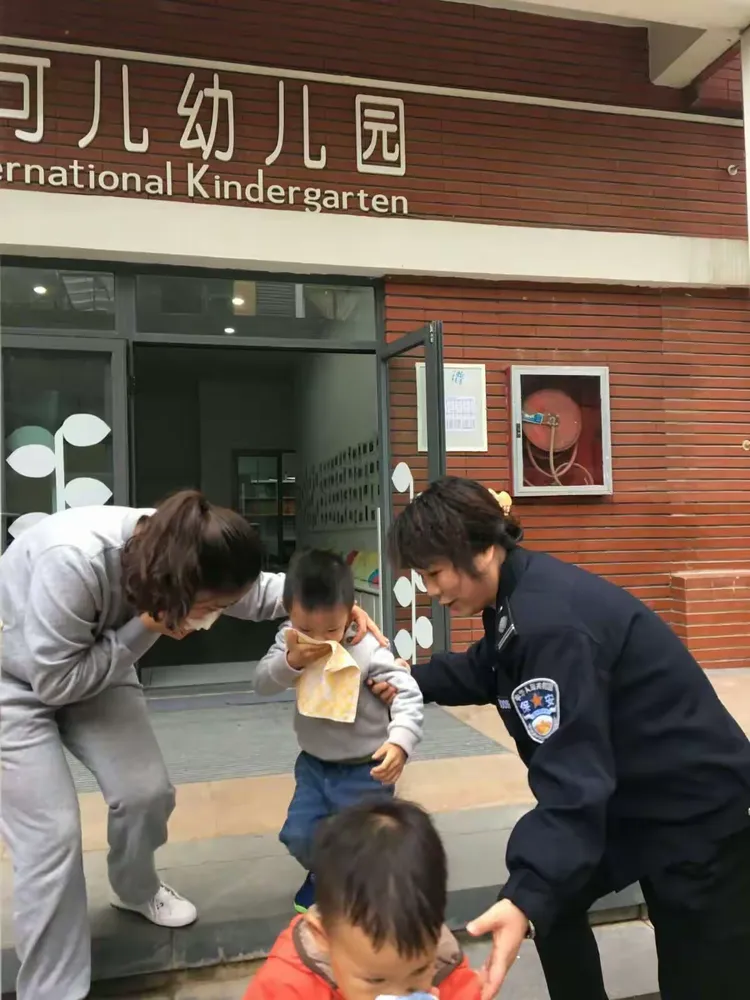 南明区可儿幼儿园消防演习