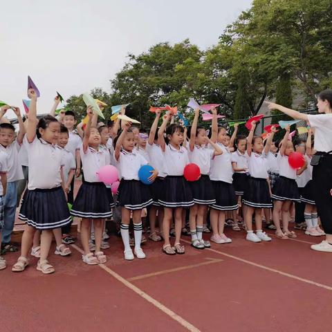 龙口市润新小学2020级6班《留住美好的一年级时光》