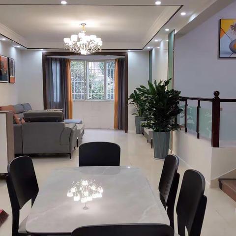 ⭐玫瑰园十区黄金三楼带40平米平台花园，产权140平米3/2/2全新精装全新家俱76.8万（老证）请致电66123.61109