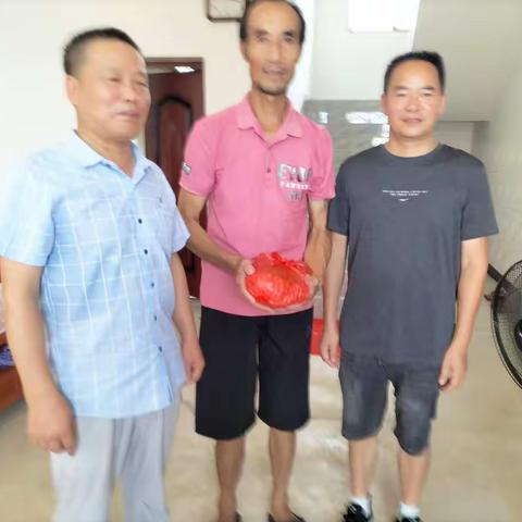 夏送清凉，关爱相伴