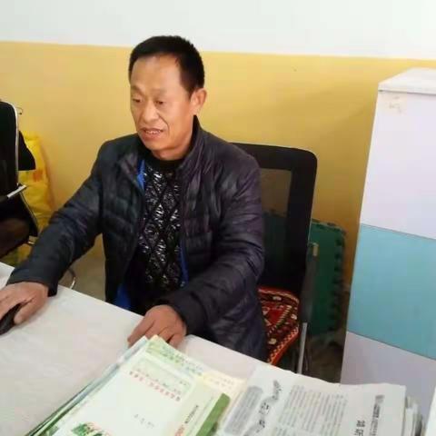科学管理，民主合作——明村小学五·1理想中队班主任