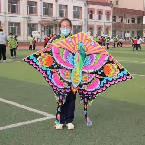 春风可托，纸鸢绘愿——呼和浩特市第十六中学风筝节