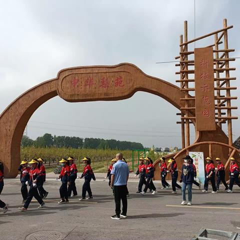 立根“善文化”     开出行为花—城赵镇第二中心小学社会实践活动纪实