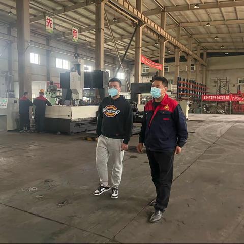 区科工商务局督导检查企业安全生产及疫情防控工作