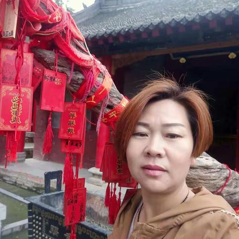 许多时候，风雨，不是天象而是锤炼；沧桑，不是无奈而是襟怀。以一种洒脱的姿态放手