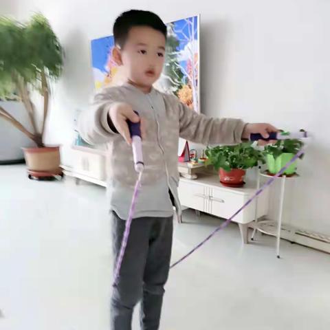 博奥幼儿园中三班侯凯译新年五福