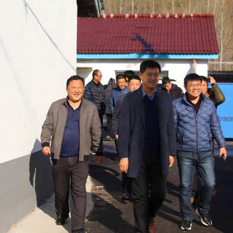 长白森林经营局领导班子成员深入十三道沟林场十三道湾女子管护站实地调研