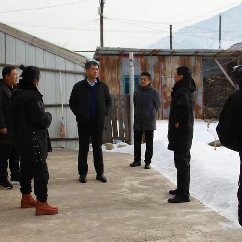 元旦慰问送关怀  情系职工暖人心