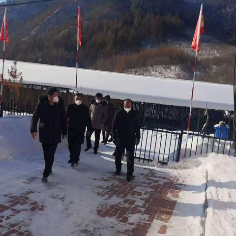 春节前夕长白森林经营局天保管护大队到十三道沟林场各管护站检查督导工作