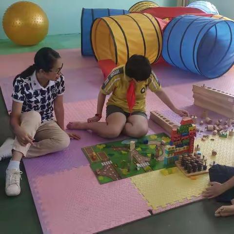 我也想飞一             万秀                                                   区特殊教育资源教学活动