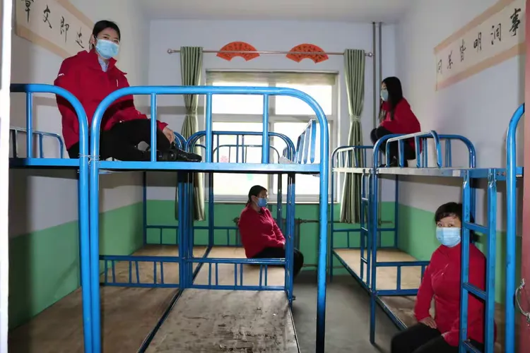 春暖花开 石城中学欢迎你!石城中学初三复学程序预演