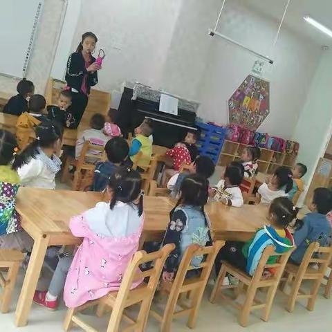 月儿圆圆，心儿甜甜！