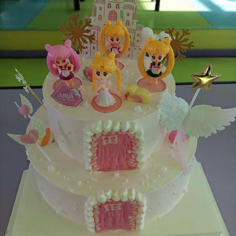 ㊗️红苹果幼儿园苗苗三班刘梓默小朋友生日快乐🎉🎉🎉