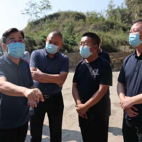 县长王元峰到鑫宝集团符山铁矿调研指导工作