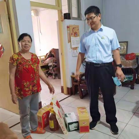 抓党建聚民心 重走访暖重阳             ———兰陵一中10月份党建活动纪实