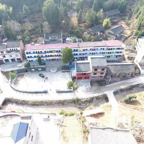 新邵县黄泥洞完全小学师生员工复学复课通知