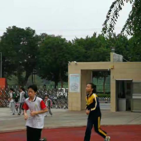 华南实验学校十二周星期五值周日记 值周教师:涂小芳 韩小锐