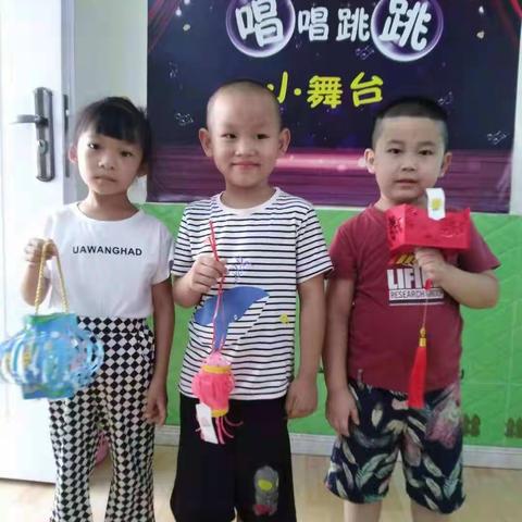 乐乐幼儿园大二班本周精彩瞬间