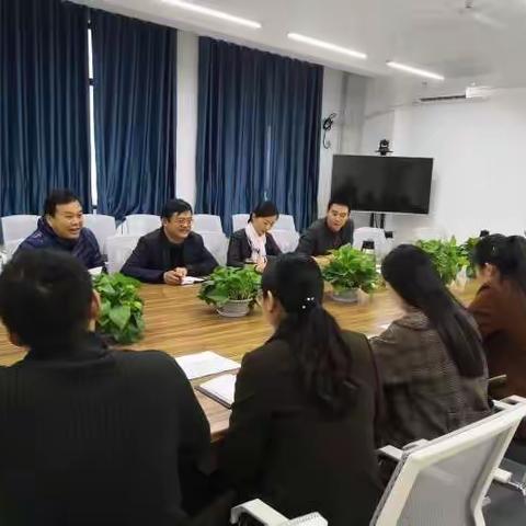 凝心聚力抓教学、高效课堂展风采、稳中求进抓提升、匠心独具求卓越