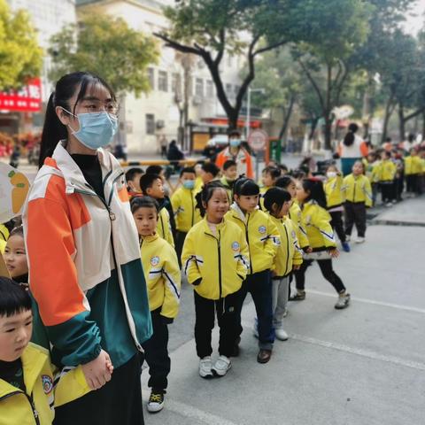 小学，我们来了——来安县示范幼儿园开展“我上小学了”参观小学活动