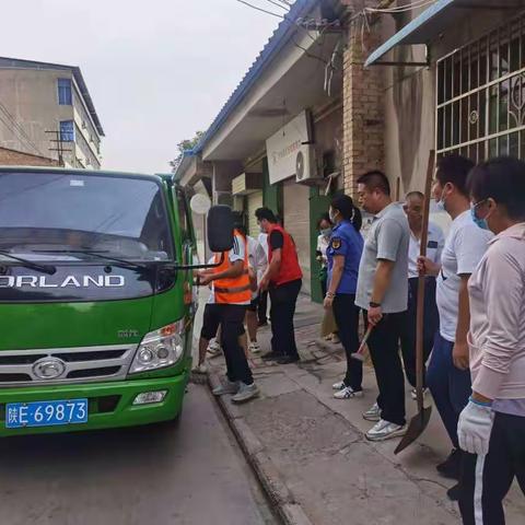 深度清洁背街小巷    全面提升城市面貌