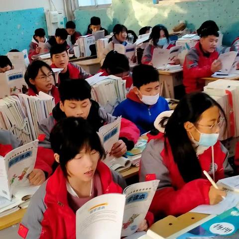 诵读国学经典，积淀文化底蕴