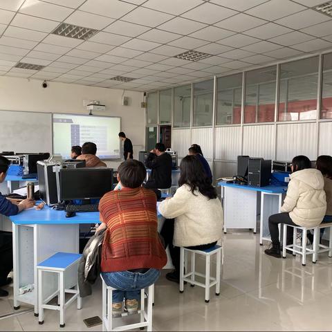 积极开展说课活动，提高教学质量