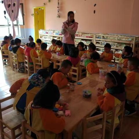 浓浓祖孙情，开心过重阳——中二班重阳节主题活动