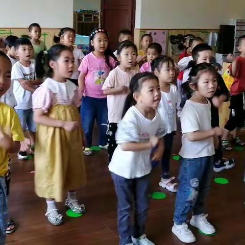 鱼泉街道中心幼儿园大一班”九月份幼儿成长足迹🌹🌹