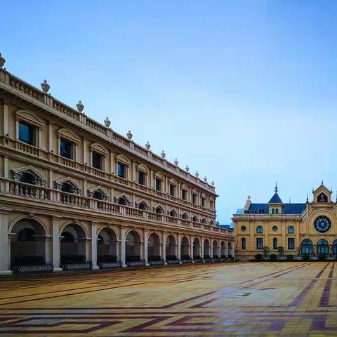 细雨漫步东方水城
