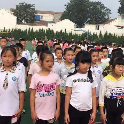 陵城区实验小学三年级二班军训风姿