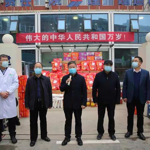 市卫健委主任刘顺智一行慰问市九院改扩建项目施工人员