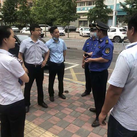 深化治理小街小巷，全面提升市容环貌