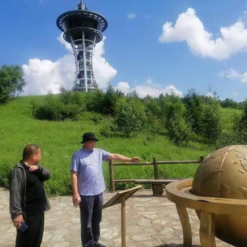 松岭林业局邀请旅游专家崔玉范研讨旅游产业发展