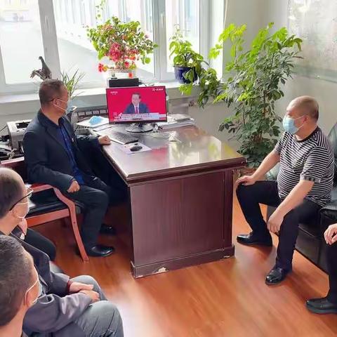 产业发展科组织单位人员开展活动庆祝20大胜利召开