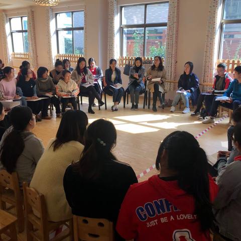 丹徒区教师发展中心对炎黄外国语幼儿园开展半日活动调研