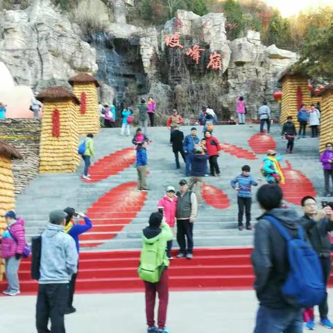 北京房山区黄山镇坡峰岭秋景