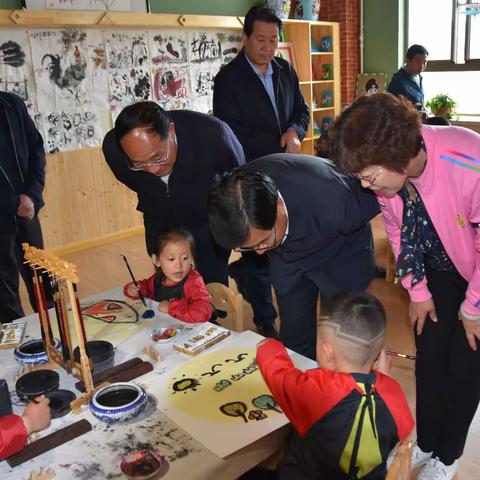 市委副书记、市长张旭晨一行“六·一”儿童节前夕来我园慰问座谈