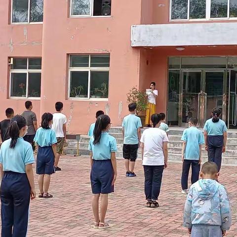 太平矿洞五彩小学结业典礼