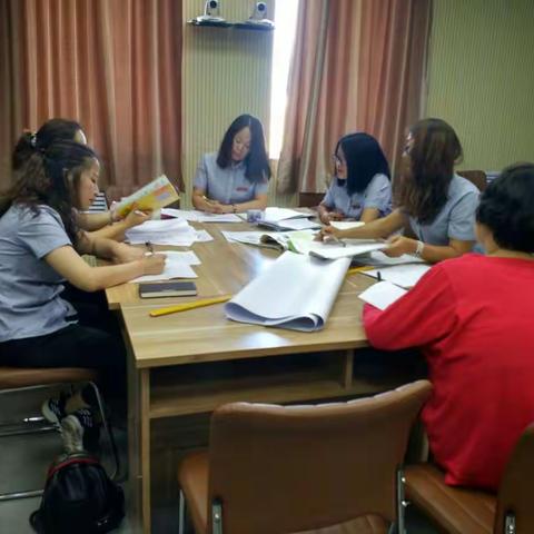 乌中旗中小学“开展有效教学，打造高效课堂”---一完小英语教师集体备课