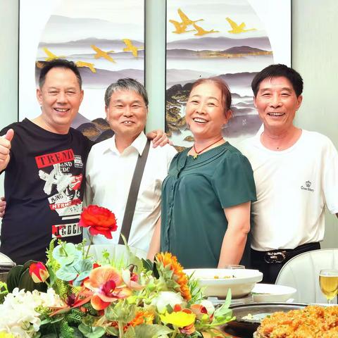 60年的同学情深义重！