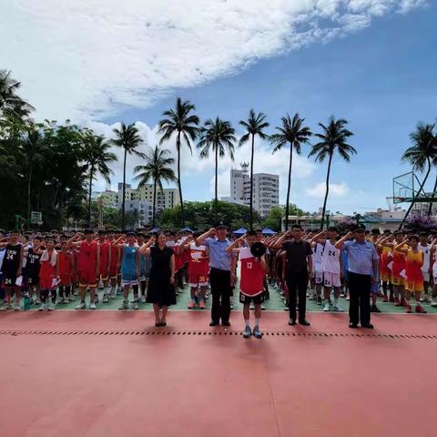 禁毒宣传活动走进陵水县“禁毒杯”第四届中小学生校园篮球赛现场