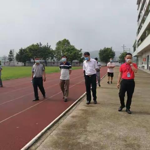 高要区领导到白诸镇中心小学检查指导工作