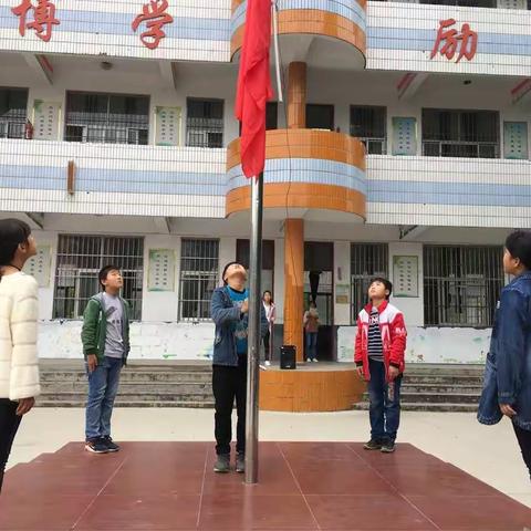 向国旗敬礼大马镇实验小学升旗仪式