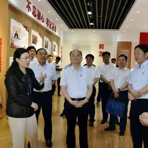 5月30日上午，市委常委、市纪委书记、市监委主任方婷到许由街道枪杆刘社区调研村级警示教育基地