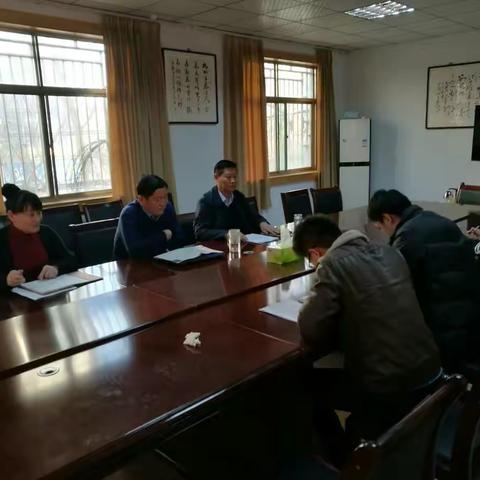 许由街道党工委组织挂职干部学习领会习近平总书记在中青年干部培训班上讲话