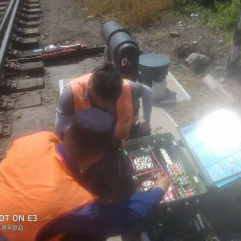 “岗位大练兵”之480型交流计数轨道电路红光带故障查找应急处理实作演练