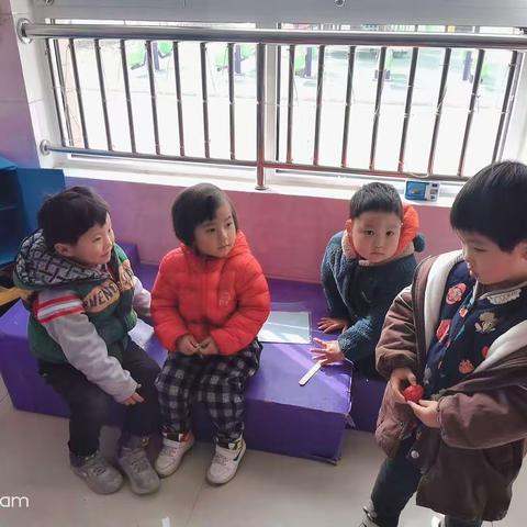 于集镇第二中心幼儿园小一班一周精彩瞬间